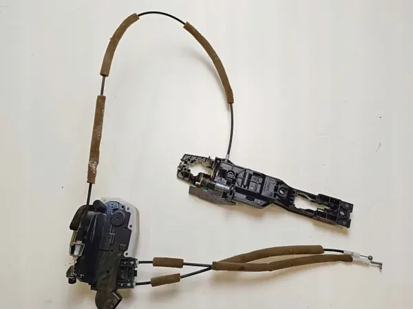 OEM MOC-KLM-PY-TL-QX-80-Z62 Höger Bakdörrhandtagsfäste image 4