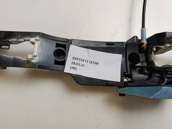 OEM MOC-KLM-PY-TL-QX-80-Z62 Höger Bakdörrhandtagsfäste image 6