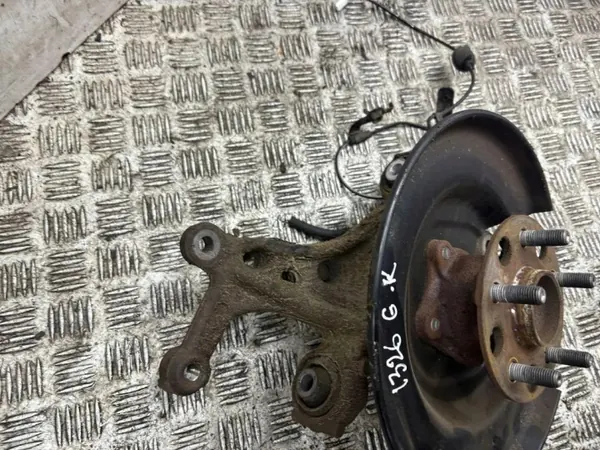 Toyota Prius bakhjulsnav OEM 160730B image 7