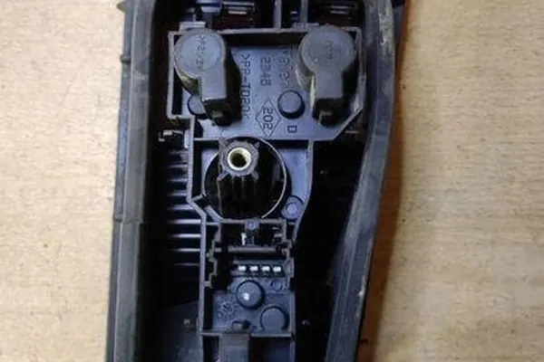 Lámpara de maletero derecha RENAULT LAGUNA II 8200002476 image 2