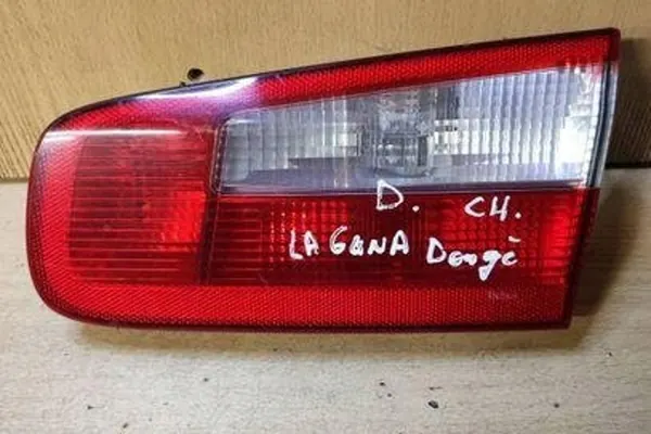 Lámpara de maletero derecha RENAULT LAGUNA II 8200002476 image 3
