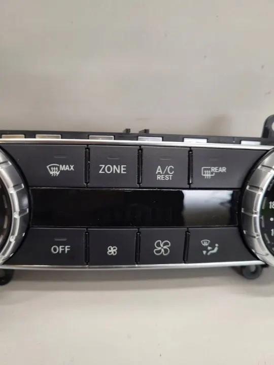Mercedes ilmastointipaneeli OEM A1669003217 - Käytetty image 3