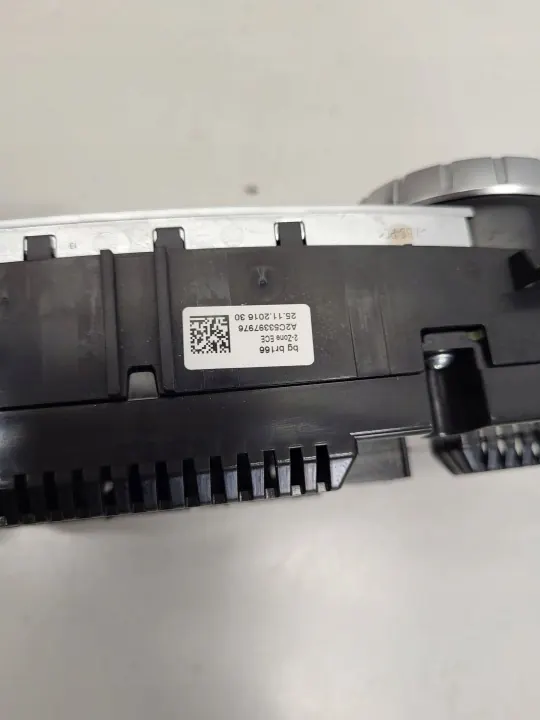 Mercedes ilmastointipaneeli OEM A1669003217 - Käytetty image 5