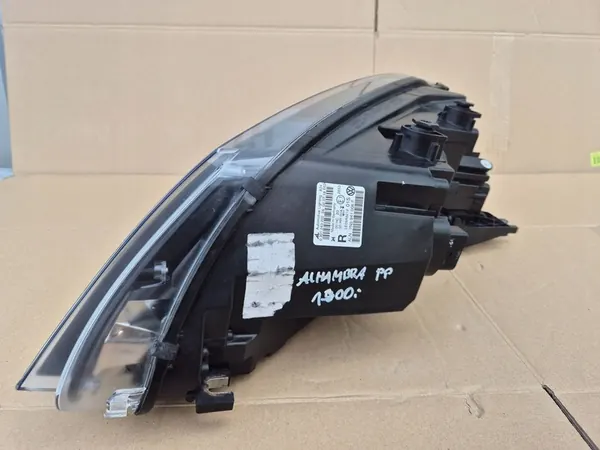 VW Sharan 11- Farol Direito 7N5941006F image 7