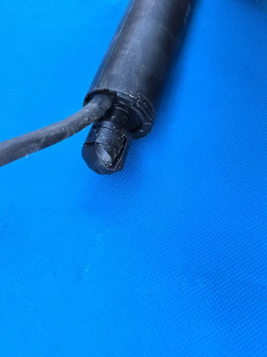 Amortecedor de porta-malas OEM QUA7637 para BMW 5 G31 image 3