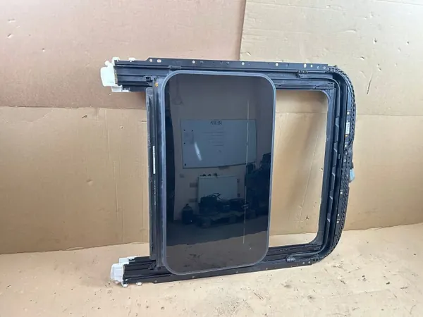 Porsche Cayenne Panoramatak OEM 7P5877021 image 2