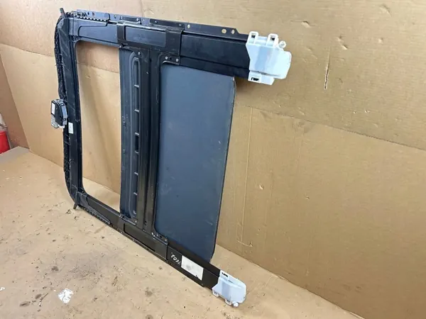 Porsche Cayenne Panoramatak OEM 7P5877021 image 5