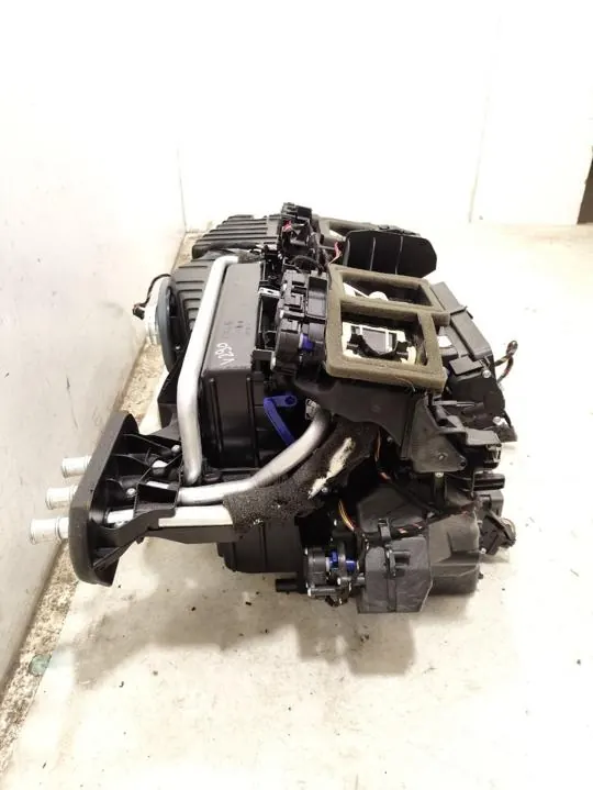 Rolls-Roycen puhallinkotelo OEM 9197019 Ghost 2010 image 3
