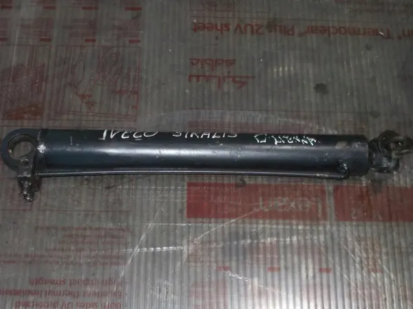 Iveco Stralis ohjaamon nostoaktoori OEM 500337311 image 2