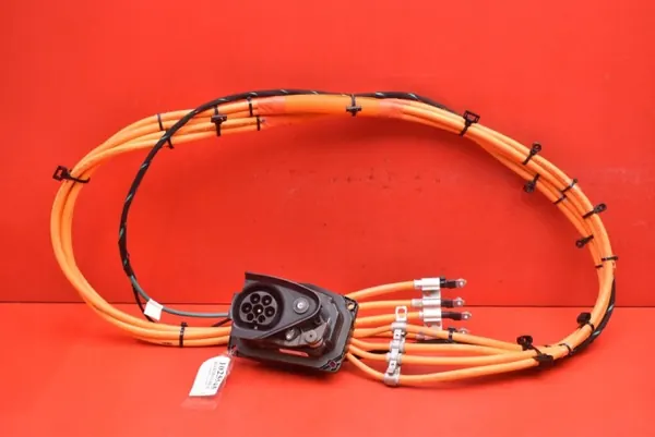 Tesla Model S AWD 12-20 Latauspistoke OEM 1022014-99-F image 2