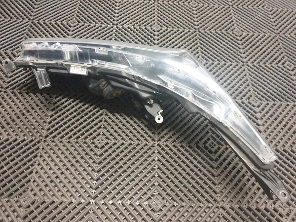 Reflector de faro derecho Toyota Corolla E16 image 2