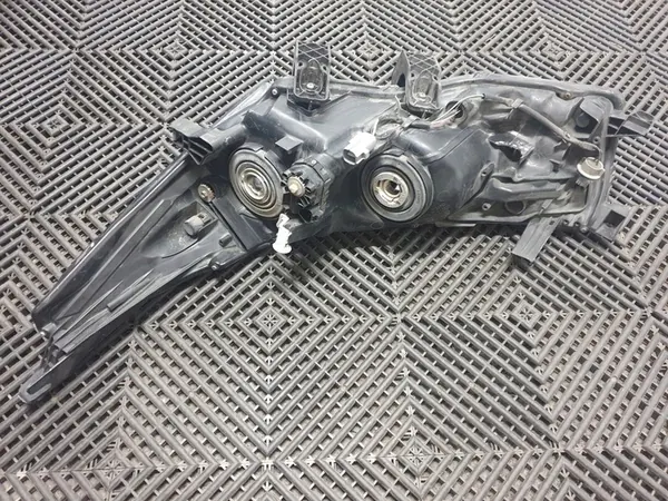 Reflector de faro derecho Toyota Corolla E16 image 5