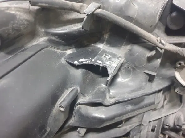 Reflector de faro derecho Toyota Corolla E16 image 6