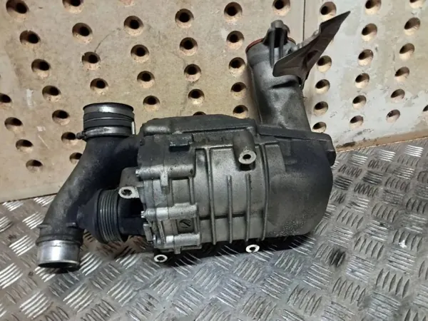 Mercedes-Benz A1110981137 Kompressorhalterung SLK R170 image 4