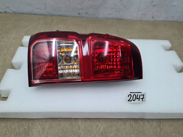 LÁMPARA TRASERA IZQUIERDA TOYOTA HILUX VIII 15- image 6