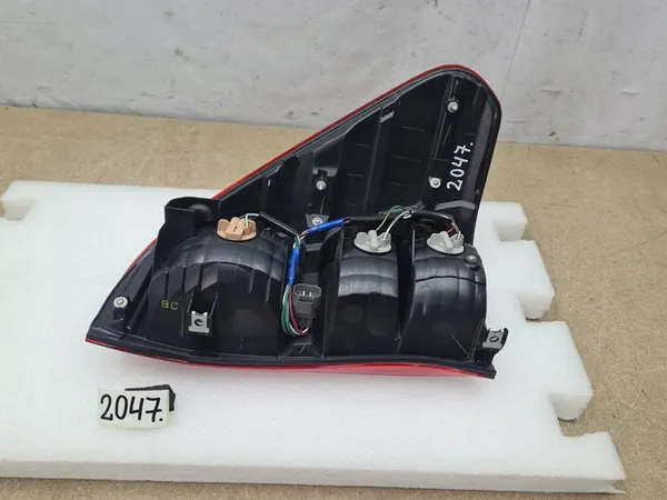 LÁMPARA TRASERA IZQUIERDA TOYOTA HILUX VIII 15- image 8