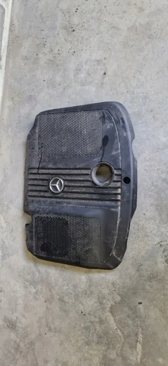 Mercedes-moottorikansi OEM A6510101467 W204 image 2