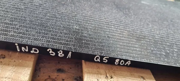 Audi Q5 A/C Kondenseri OE 80A816411M image 10