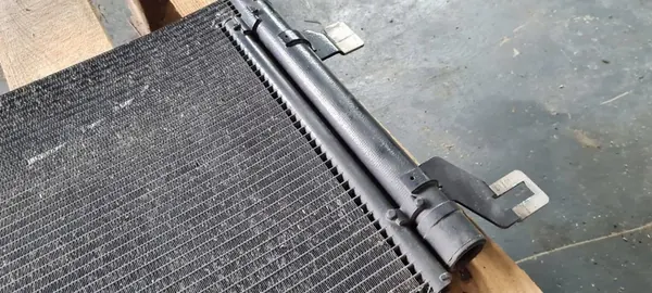 Audi Q5 A/C Kondenseri OE 80A816411M image 2