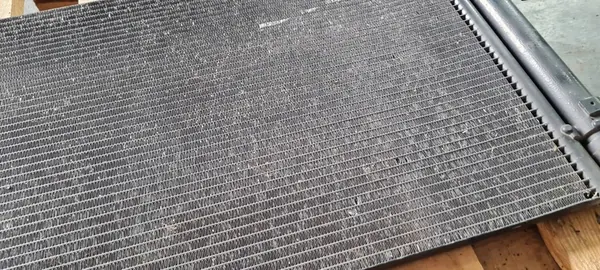 Audi Q5 A/C Kondenseri OE 80A816411M image 3