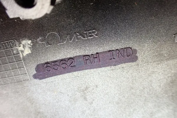 Nissan OE 85086HV00A Tira Parachoques Trasero Derecho image 9