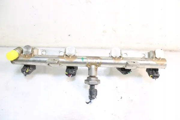 Brandstofrail Peugeot 3008 II 1.6 Hybrid image 3