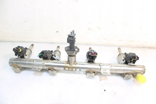 Brandstofrail Peugeot 3008 II 1.6 Hybrid image 4