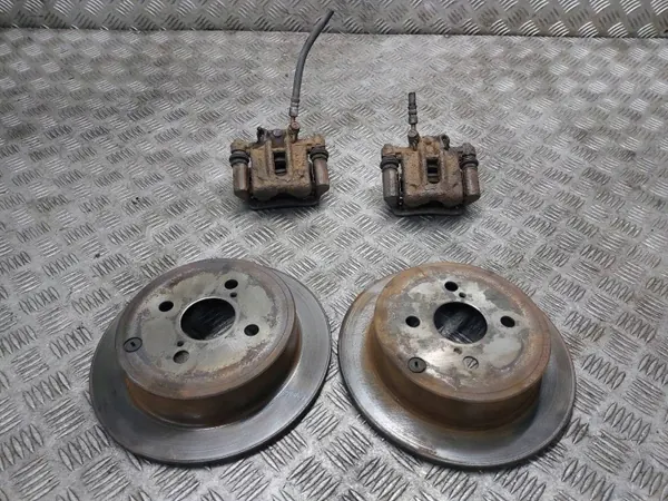 Remschijven & remklauwen achter OEM 654654 Toyota Corolla image 2