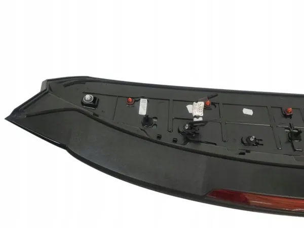 OEM 470723 Audi Q2 Tavaratilanspoileri 2020-2023 image 6