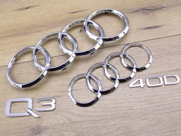 Audi Q3 2019-2025 Front-/Heckemblem OEM 83A071801 image 2