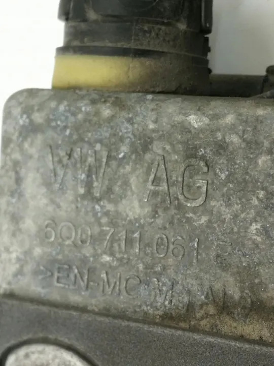 SEAT IBIZA IV 1.2 TDI Gear Shift Lever 6Q0711061E image 6