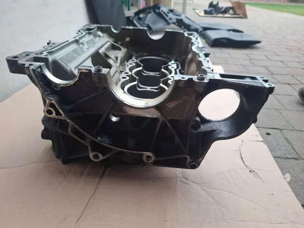 Bloc Moteur Porsche OEM 996101185 3.6L 2004 image 4