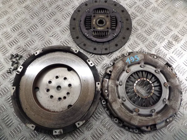 Hyundai Kytkinlevy 41100-32400 image 2