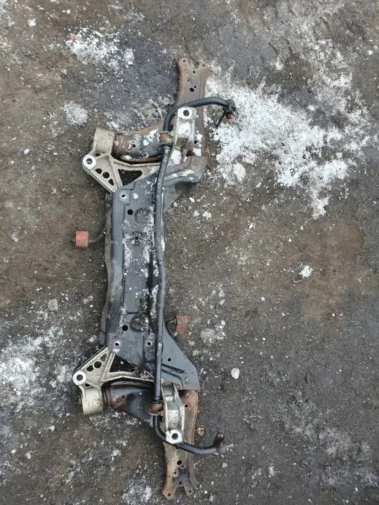 Soporte motor delantero OEM para VW Polo 9N Sedan 1.4B image 2