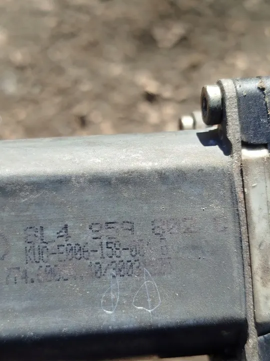 Audi A3 8L höger framfönsterregulator OEM 8L4959802C image 3