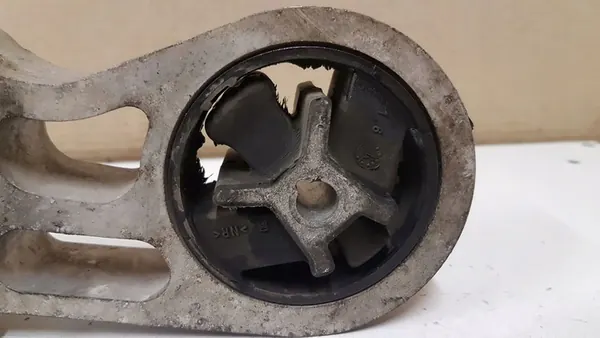 Moottorin tuki Volvo V40 P31325048 image 6