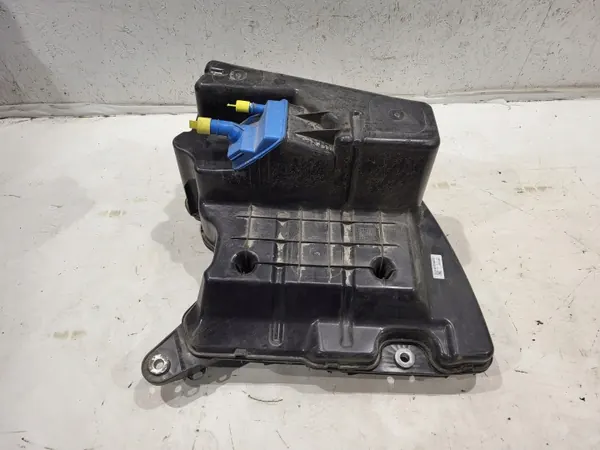 Audi AdBlue-tank OEM 8W0131878BT - Begagnad image 2