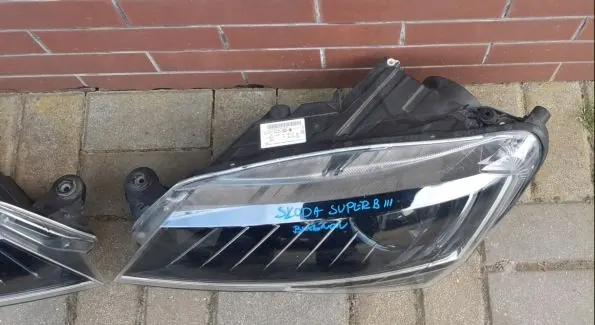 SKODA SUPERB III Bi-Xenon LED Ajovalot Vasemmalle Oikealle image 4