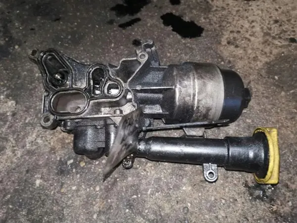 Ölfiltergehäuse OEM 55193743 für Opel Corsa C 1.3 image 2