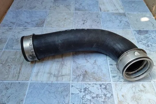 Tubo intercooler VW GOLF V 1.9L Diesel 1K0145834B image 3