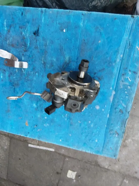 BMW Einspritzpumpe OEM 7788670 0445010045 image 2