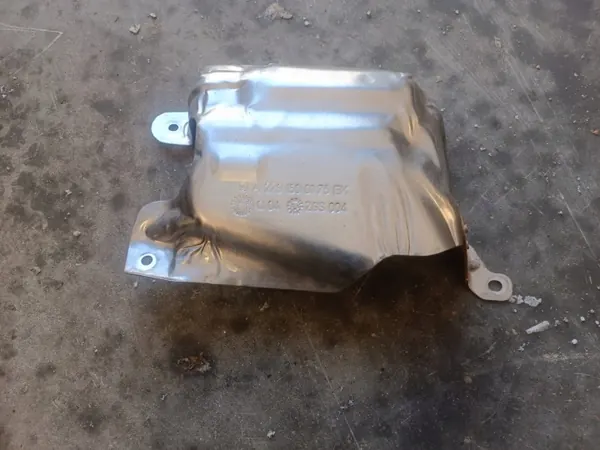 Mercedes S550 W222 moottorin lämpösuoja OEM A2781500175 thumbnail 2