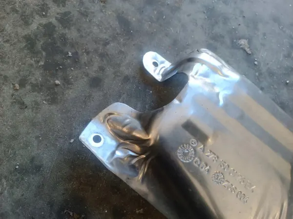 Mercedes S550 W222 moottorin lämpösuoja OEM A2781500175 thumbnail 3