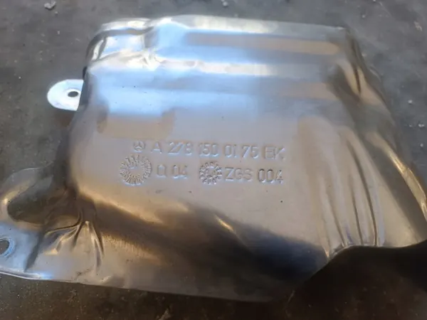 Mercedes S550 W222 moottorin lämpösuoja OEM A2781500175 thumbnail 4