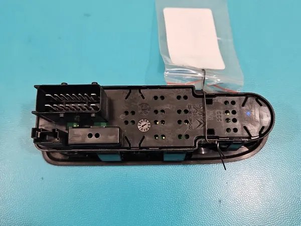 Raam Schakelaar Citroen C3 II 09-16 OEM 96637530XT image 4