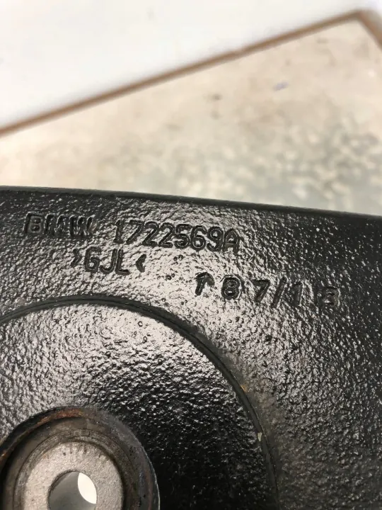 Värinänvaimennin OEM 6877100 BMW F21 image 5