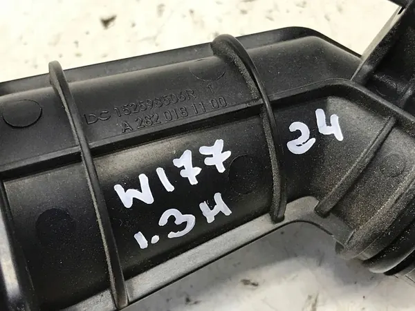 MERCEDES GLA H247 2024 1.3 TUBO DE ENCHIMENTO DE ÓLEO A2820181100 image 5