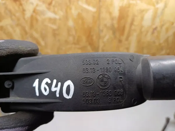 BMW 3 E30 Framblinkers OEM 63131380964 image 3