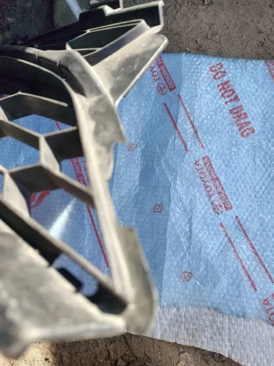 Renault Megane III Radiatorrooster OEM 622542078R image 3
