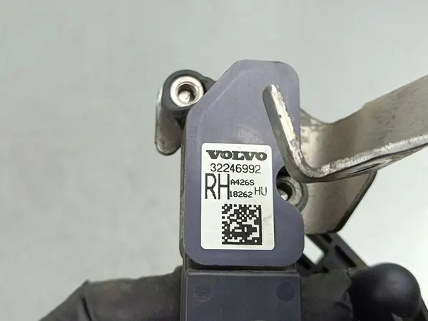 Sensor de suspensão pneumática dianteira Volvo XC90 2020 32246992 image 4